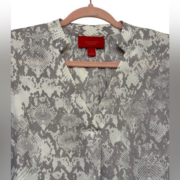 JLO Snake Print Pop Over Blouse Size S - Picture 4 of 6